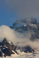 Mountains in cloudy fog.../   ...